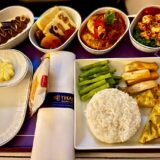 【タイ航空ビジネスクラス（ロイヤルシルク）】搭乗記！タイ料理の機内食！座席、アメニティなど！朝、夜便！Ｂ７７７！